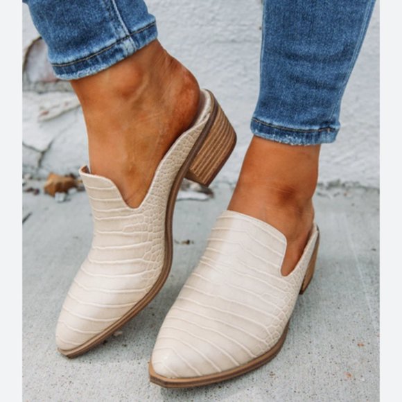 CHINESE LAUNDRY Cream Leather Pointed Heeled Mules - Picture 2 of 7